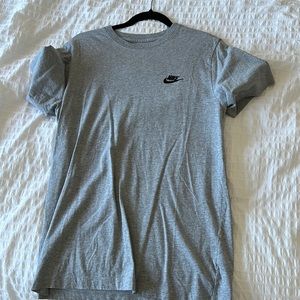 Nike grey t shirt v neck good condition